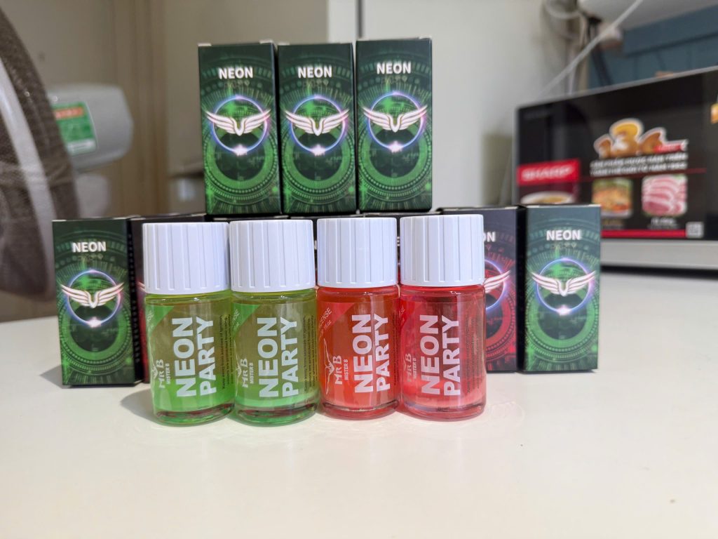 popper-neon-cho-gay-top-bot-pp-lgbt-tang-cam-xuc-khi-qh